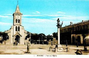 Aumale - Place de l'eglise